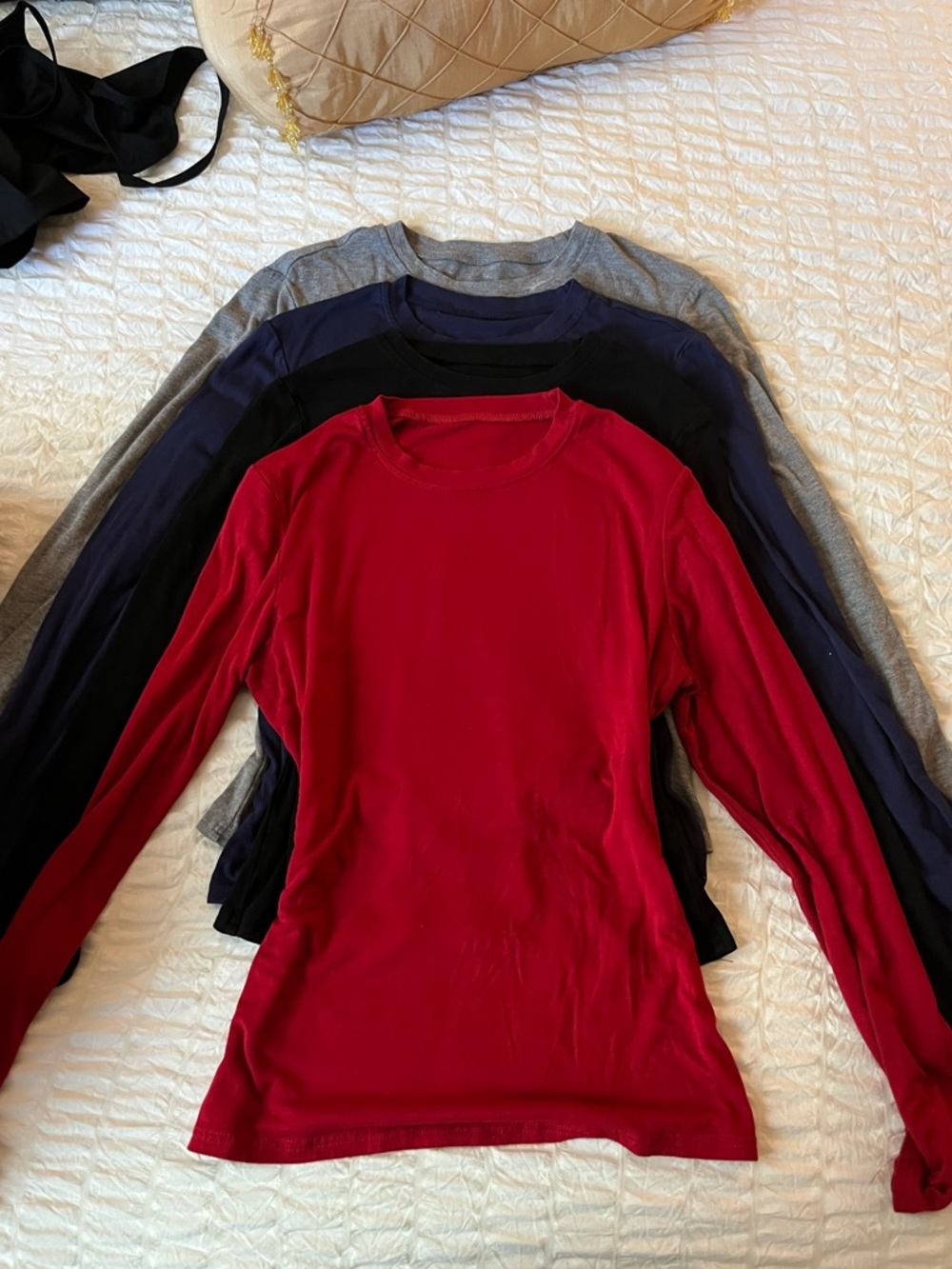 Set of 4 Unbranded Mid-Length Compressed Long Sleeve Crewnecks
